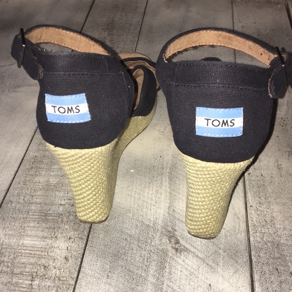 TOM’s Strappy Wedges - Picture 4 of 10